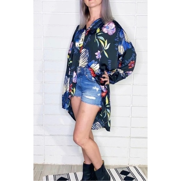 Free People Sz M Black Colorful Oversized Hawaiian Tropical Bird Shirt Tunic Top - Picture 3 of 14